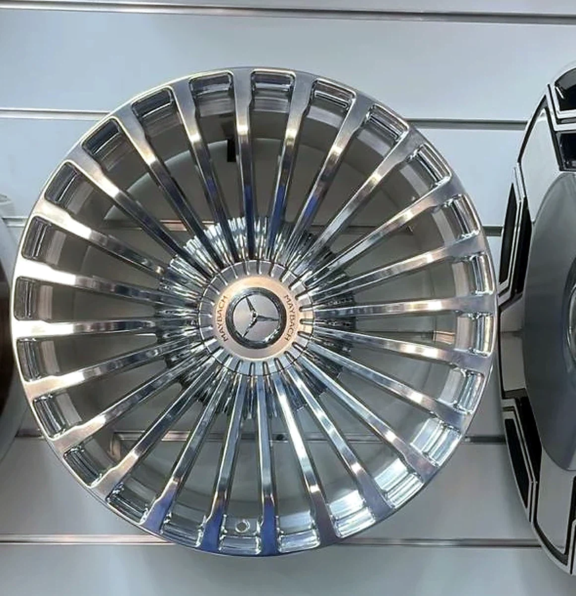 Mercedes-Maybach Style Chrome Multi-Spoke wheel