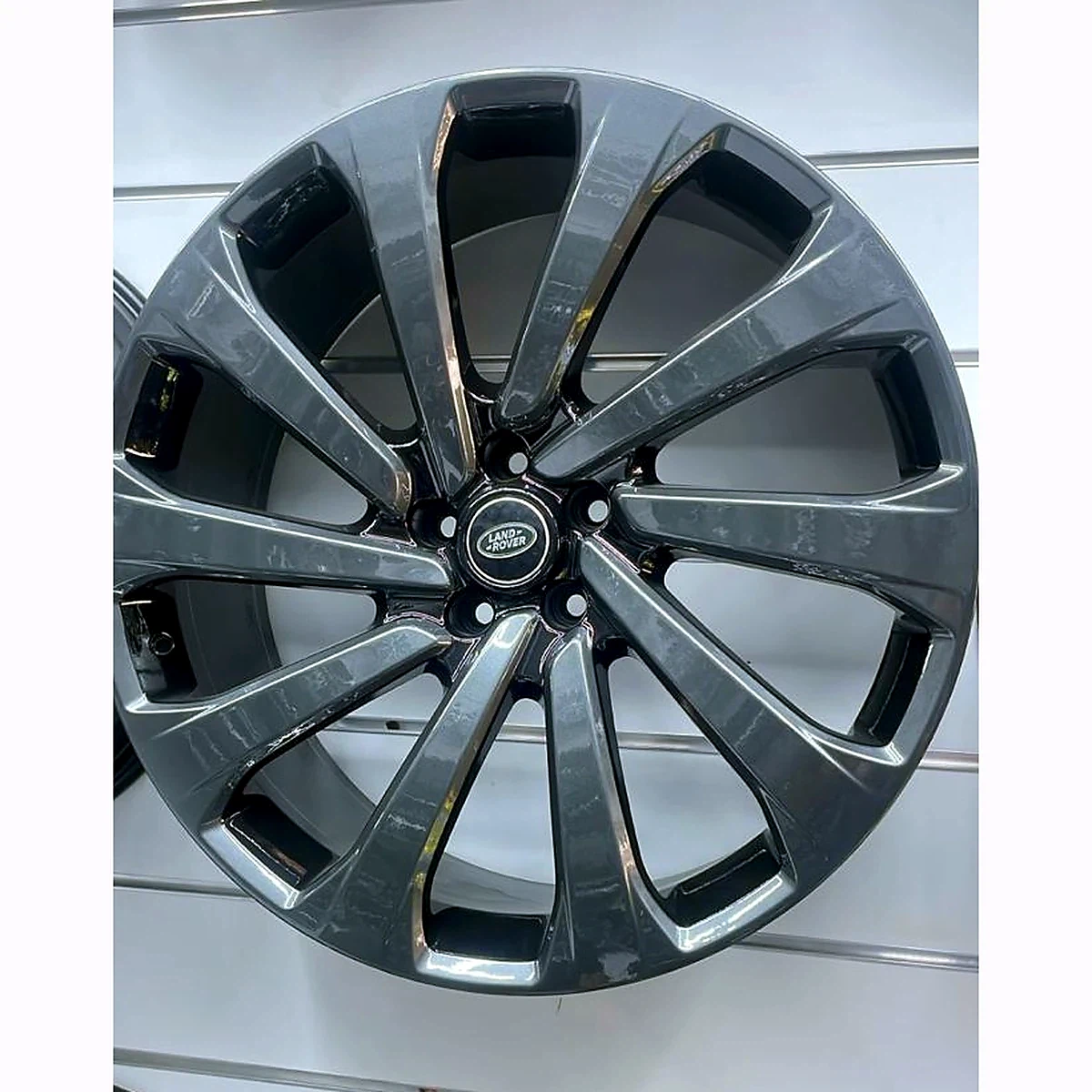 Range Rover Dark Grey Split-Spoke wheel