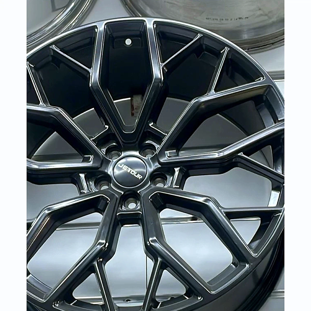 Range Rover VETUR Multi-Spoke wheel