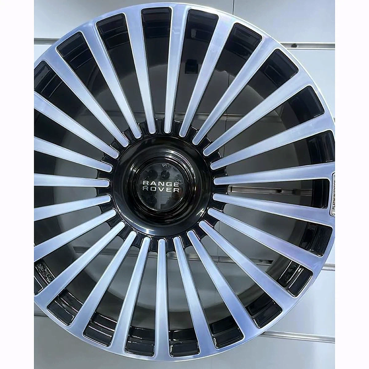 Range Rover Turbine Multi-Spoke Showroom Wheel wheel
